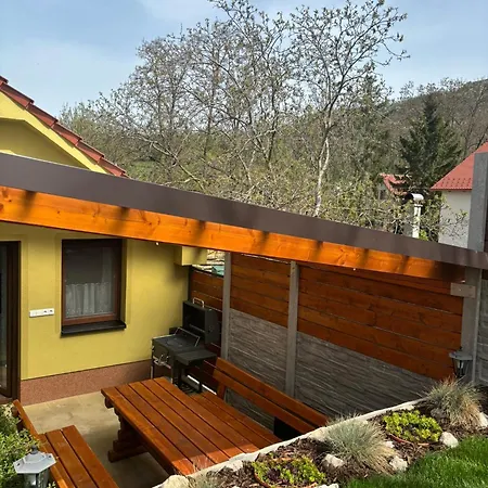 Holiday home Vinny Sklep S U Kvechu Bavory