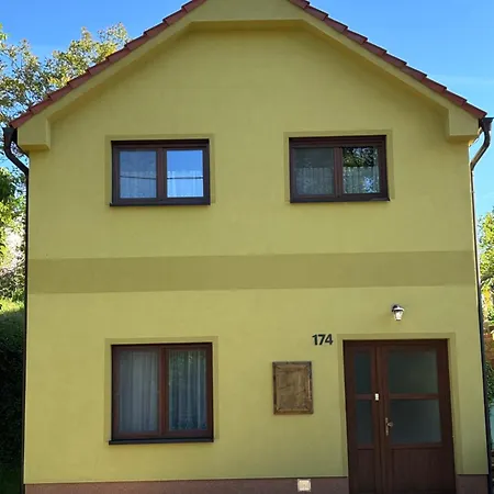 Holiday home Vinny Sklep S U Kvechu